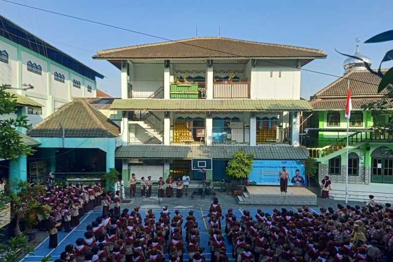 Read more about the article Upacara Memperingati Hari Pramuka ke-62 : Meningkatkan Semangat Siswa Menjadi Generasi Muda Yang Berkarya