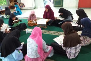 Read more about the article Ekstrakurikuler Pesantren Tahfidz Adakan Malam Bina Iman dan Taqwa (MABIT)