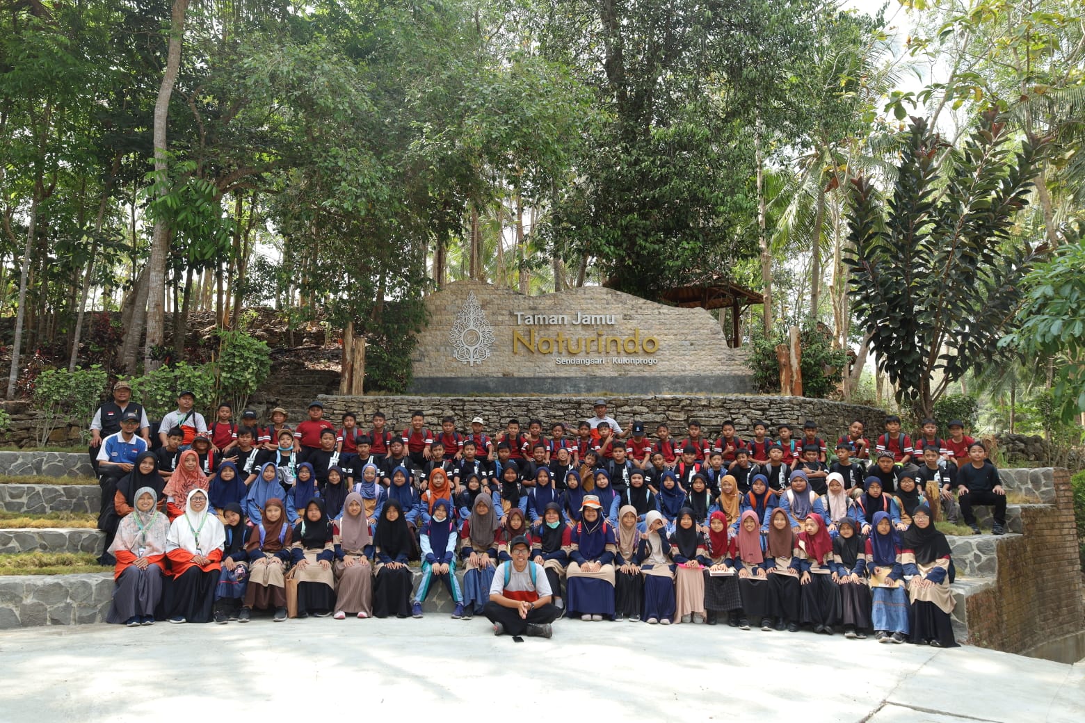 You are currently viewing Belajar Tentang Tanaman Herbal Di Taman Jamu Naturindo Kulonprogo