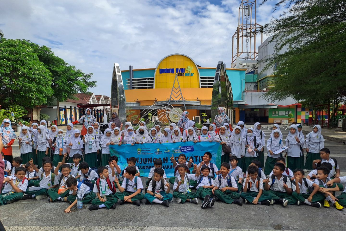 You are currently viewing KESERUAN KUNJUNGAN EDUKATIF KELAS 3 KE TAMAN PINTAR