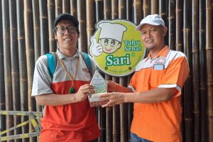 Read more about the article KESERUAN SISWA KELAS IV MELIHAT PROSES PEMBUATAN TAHU SAAT KUNJUNGAN EDUKATIF DI PABRIK TAHU SARI, KLATEN