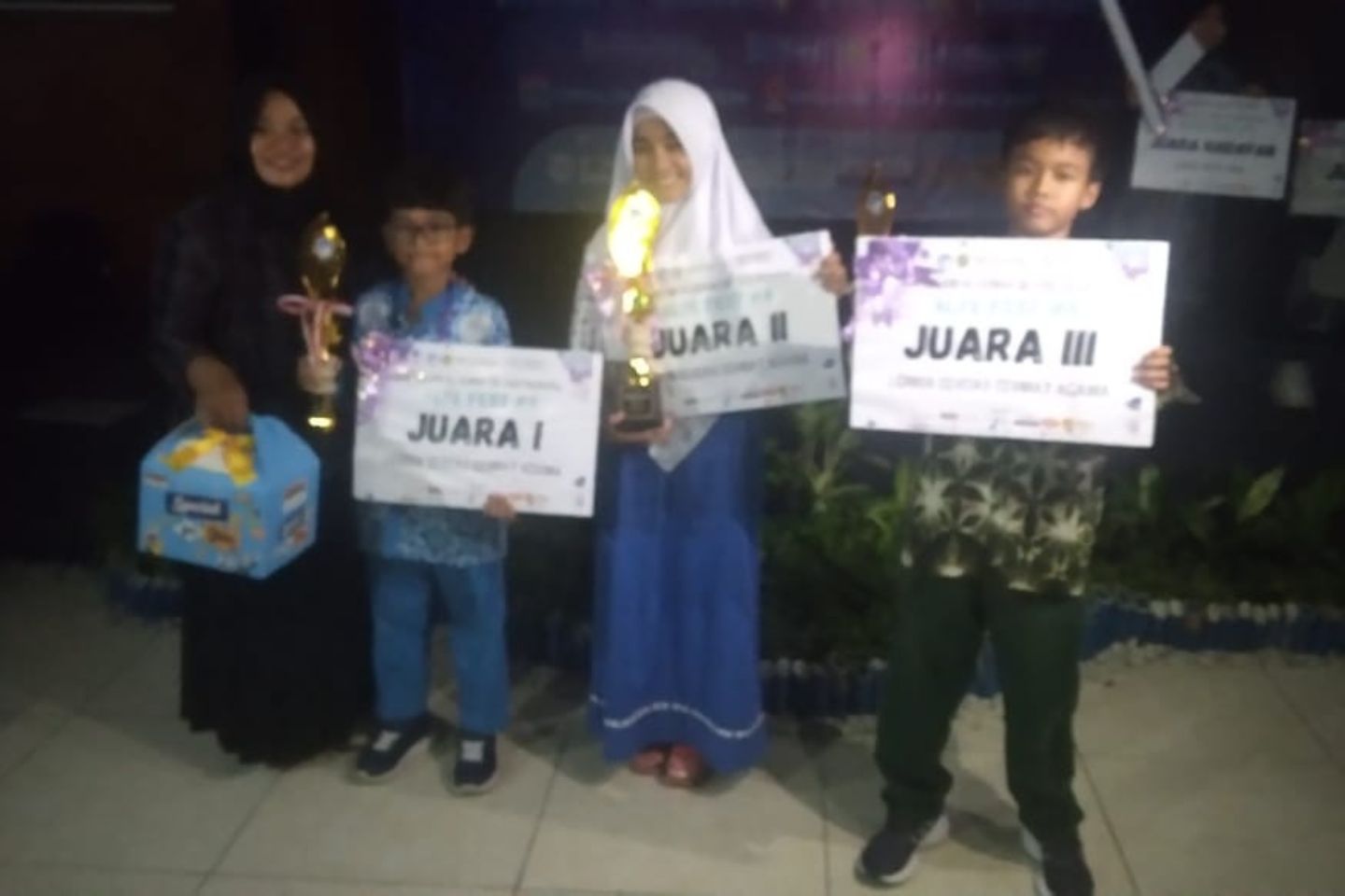 You are currently viewing Siswa Esluha, Raih Juara 3 lomba Cerdas Cermat Agama dalam “Al Azhar Yogyakarta Festival 2024”