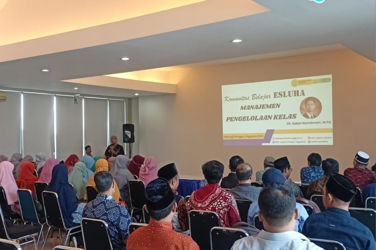 Read more about the article SDIT LUQMAN AL HAKIM ADAKAN UPGRADING KOMUNITAS BELAJAR ESLUHA UNTUK MENINGKATKAN KEMAMPUAN SDM GURU-GURUNYA