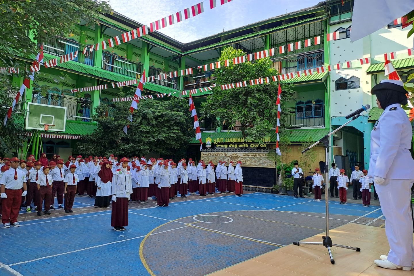 You are currently viewing UPACARA HUT RI KE-79, SDIT LUQMAN AL HAKIM SIAP LAHIRKAN GENERASI MUDA YANG BERJIWA PEJUANG KEMERDEKAAN