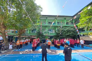 Read more about the article SEMARAKKAN MOMEN HUT RI KE-79, GURU DAN KARYAWAN SDIT LUQMAN AL HAKIM IKUTI LOMBA HIAS TUMPENG