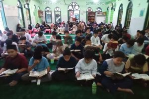 Read more about the article KELAS VI SDIT LUQMAN AL HAKIM ADAKAN MABIT (MALAM BINA IMAN DAN TAQWA) DI AWAL SEMESTER I