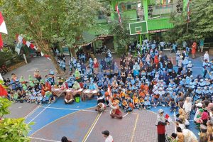 Read more about the article SAMBUT HUT RI KE-79, SDIT LUQMAN AL HAKIM MERIAHKAN DENGAN SEMARAK LOMBA 17 AGUSTUSAN UNTUK SISWA