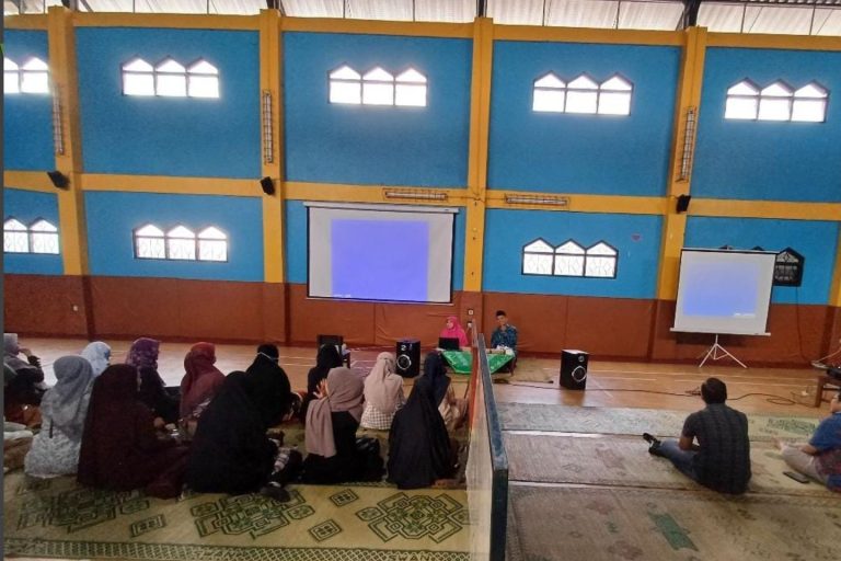 Read more about the article PERTEMUAN KOMITE PARALEL KELAS II DAN PARENTING “RASULULLAH TELADAN DALAM KELUARGA”