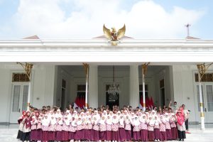 Read more about the article BELAJAR SEJARAH BANGSA, SISWA KELAS 4 BERKUNJUNG KE ISTANA KEPRESIDENAN YOGYAKARTA DAN BENTENG VREDEBURG