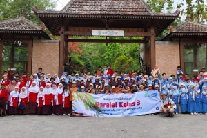 Read more about the article TERNYATA JAMU ITU ENAK! KELAS 3 SDIT LUQMAN AL HAKIM AJAK SISWA KUNJUNGI TAMAN JAMU NATURINDO DI KULONPROGO
