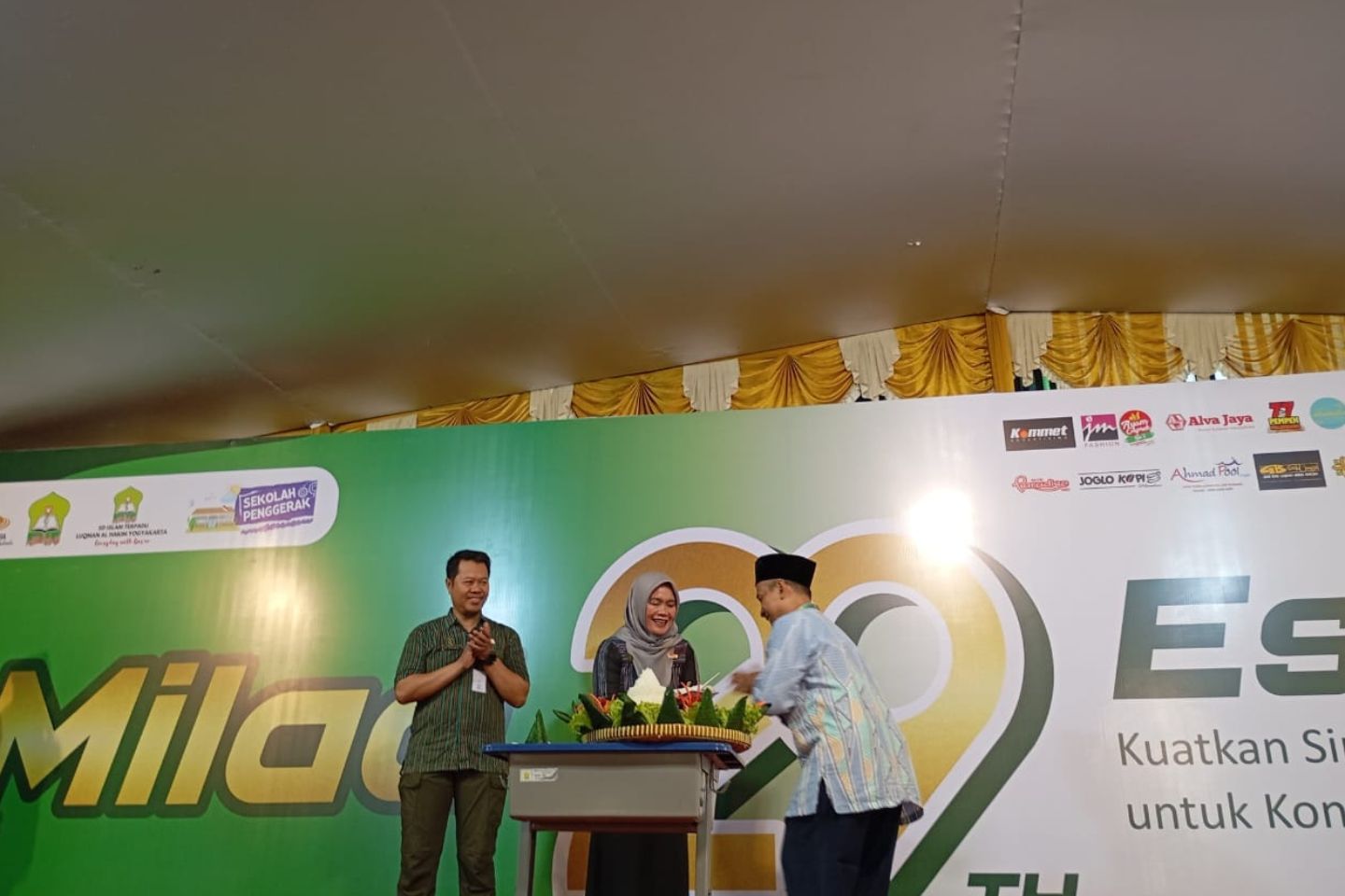 You are currently viewing SEMARAK MILAD SDIT LUQMAN AL HAKIM YOGYAKARTA, RAYAKAN 29 TAHUN ESLUHA: KUATKAN SINERGI, KUATKAN INOVASI UNTUK KONTRIBUSI MEMBANGUN NEGERI