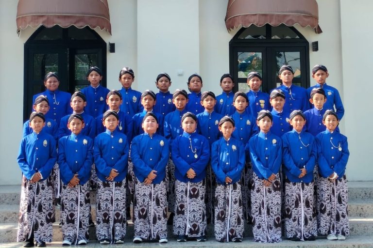 Read more about the article OUTDOOR LEARNING BENTENG VREDEBURG : FOTO BUKU KENANGAN SEKOLAH (BTS) SISWA KELAS VI