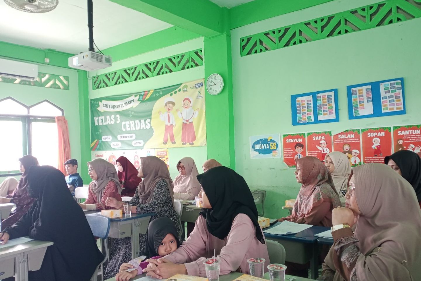 You are currently viewing PERTEMUAN KOMITE PARALEL KELAS III : MEMPERSIAPKAN SISWA DI AKHIR SEMESTER 1 TAHUN AJARAN 2024/2025