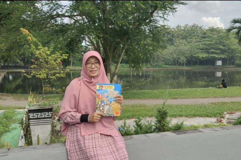 Read more about the article GERAKAN LITERASI SEKOLAH: POJOK KISAH, MENGHIDUPKAN CERITA, MENYALAKAN LITERASI