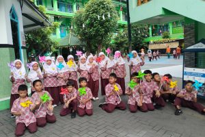 Read more about the article PROJEK PENGUATAN PROFIL PELAJAR PANCASILA (P5) KELAS II SDIT LUQMAN AL HAKIM, “AKU SUKA DOLANAN TRADISIONAL”