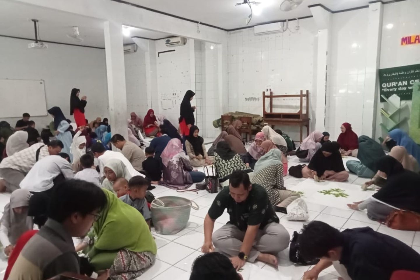 You are currently viewing Sinergi Hebat Orang Tua dan Guru: Meriahkan POMG dan P5 Kelas 1 SDIT Luqman Al Hakim Yogyakarta