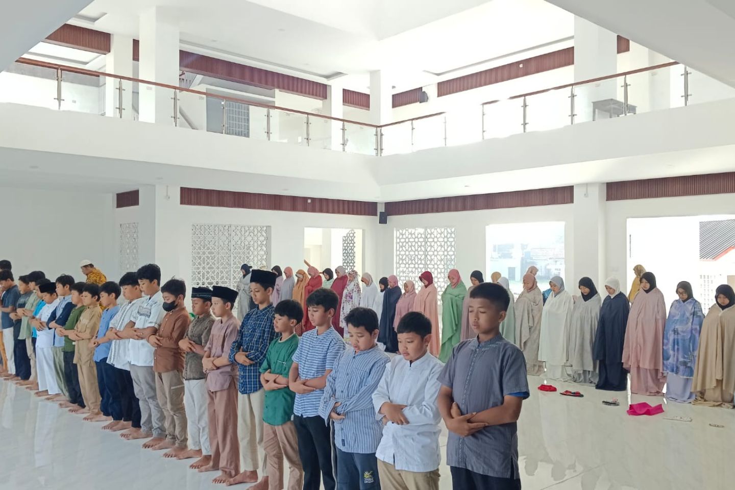 You are currently viewing “Adakan Dauroh Al Qur’an, SDIT Luqman Al Hakim tingkatkan kualitas bacaan Al Qur’an Siswa”