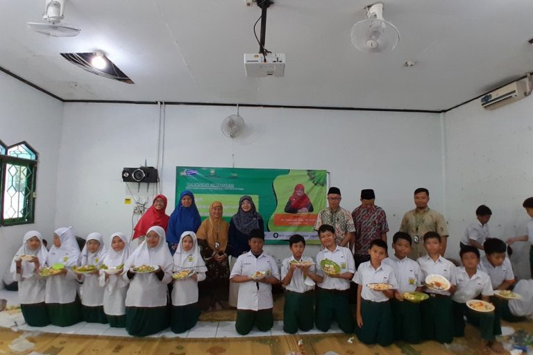 Read more about the article PEMBELAJARAN TEORI DAN PRAKTEK MEMBUAT MAKANAN SEHAT JADI PROGRAM PENGUATAN PROFIL PELAJAR PANCASILA (P5) SISWA PARALEL KELAS V