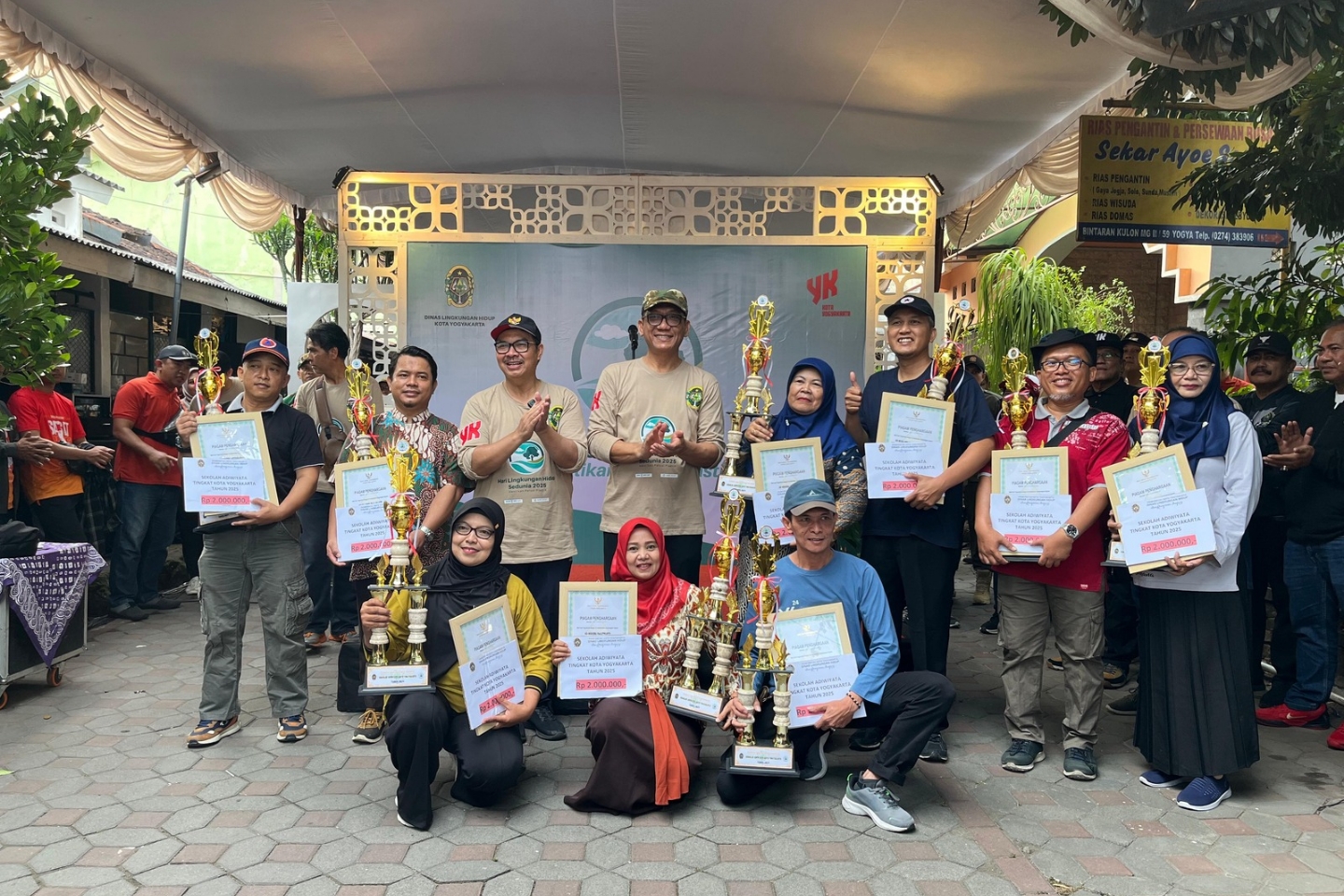 You are currently viewing SDIT Luqman Al Hakim Yogyakarta Raih Penghargaan Sekolah Adiwiyata Tingkat Kota