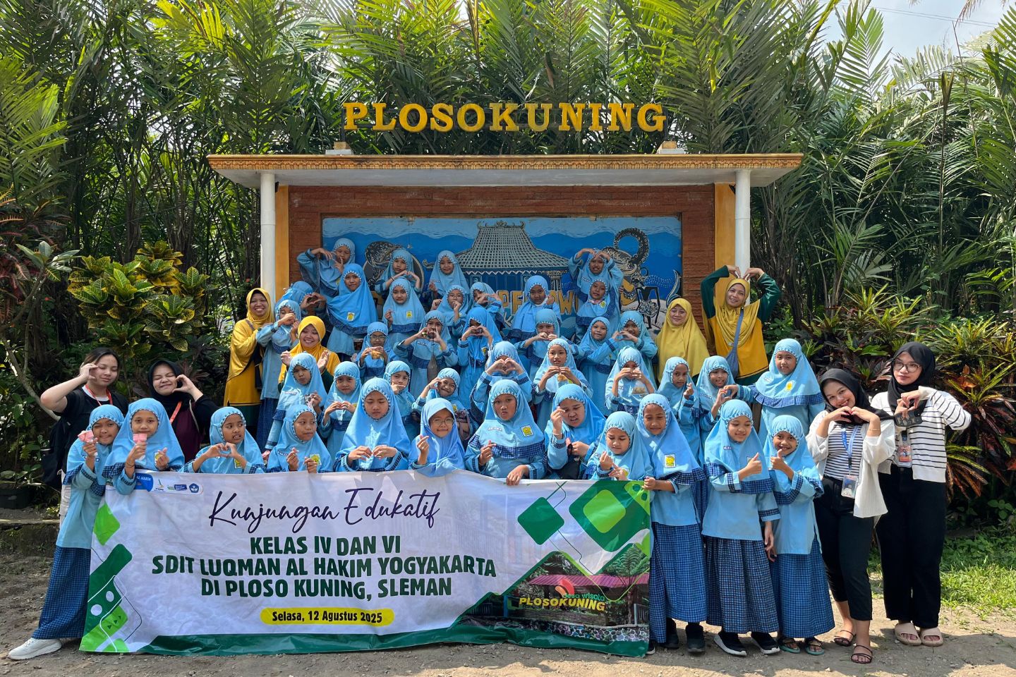 You are currently viewing Kunjungan Edukatif  Kelas IV ke Desa Wisata Plosokuning