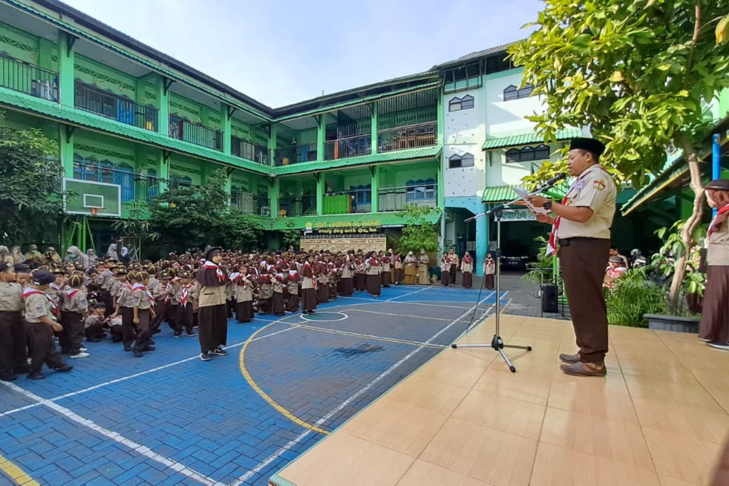 You are currently viewing SDIT Luqman Al Hakim Yogyakarta Peringati Hari Pramuka: Wujudkan Mandiri, Empati, dan Keberanian