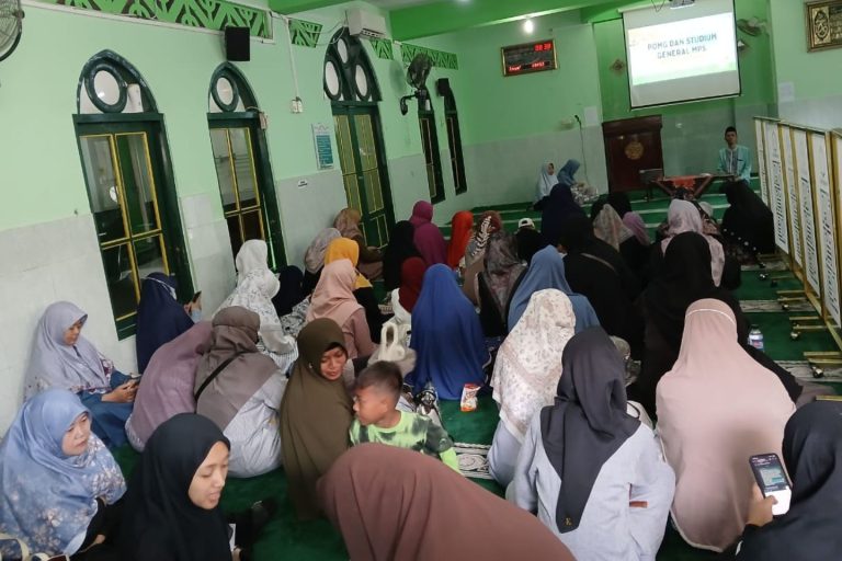 Read more about the article Orangtua adalah Guru Utama di Rumah: SDIT Luqman Al Hakim Yogyakarta Gelar Studium General Mulia Parenting School