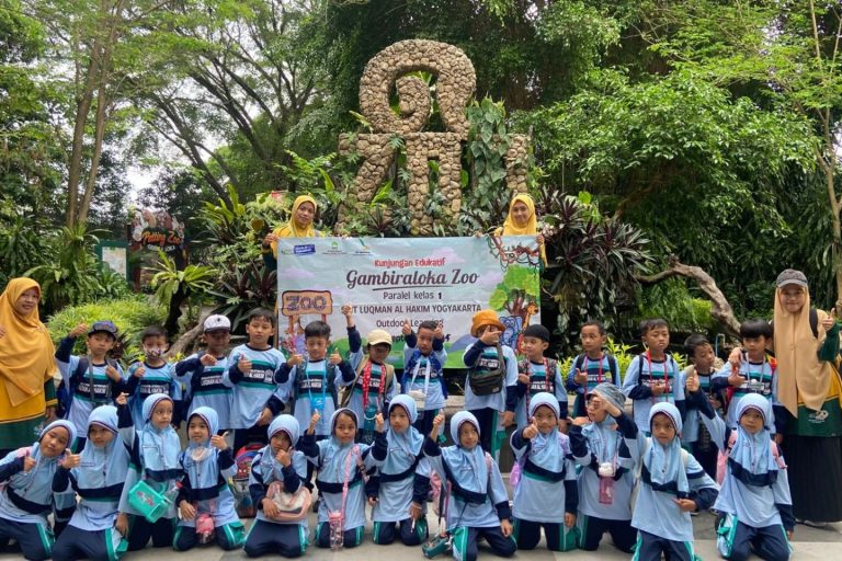 Read more about the article Siswa Kelas 1 SDIT Luqman Al Hakim Adakan Kunjungan Edukatif ke Gembira Loka Zoo