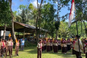 Read more about the article PERKEMAHAN JUMAT SABTU (PERJUSA) KELAS 6 : MELATIH KEBERANIAN DAN MEMPERKUAT KEKOMPAKAN SISWA