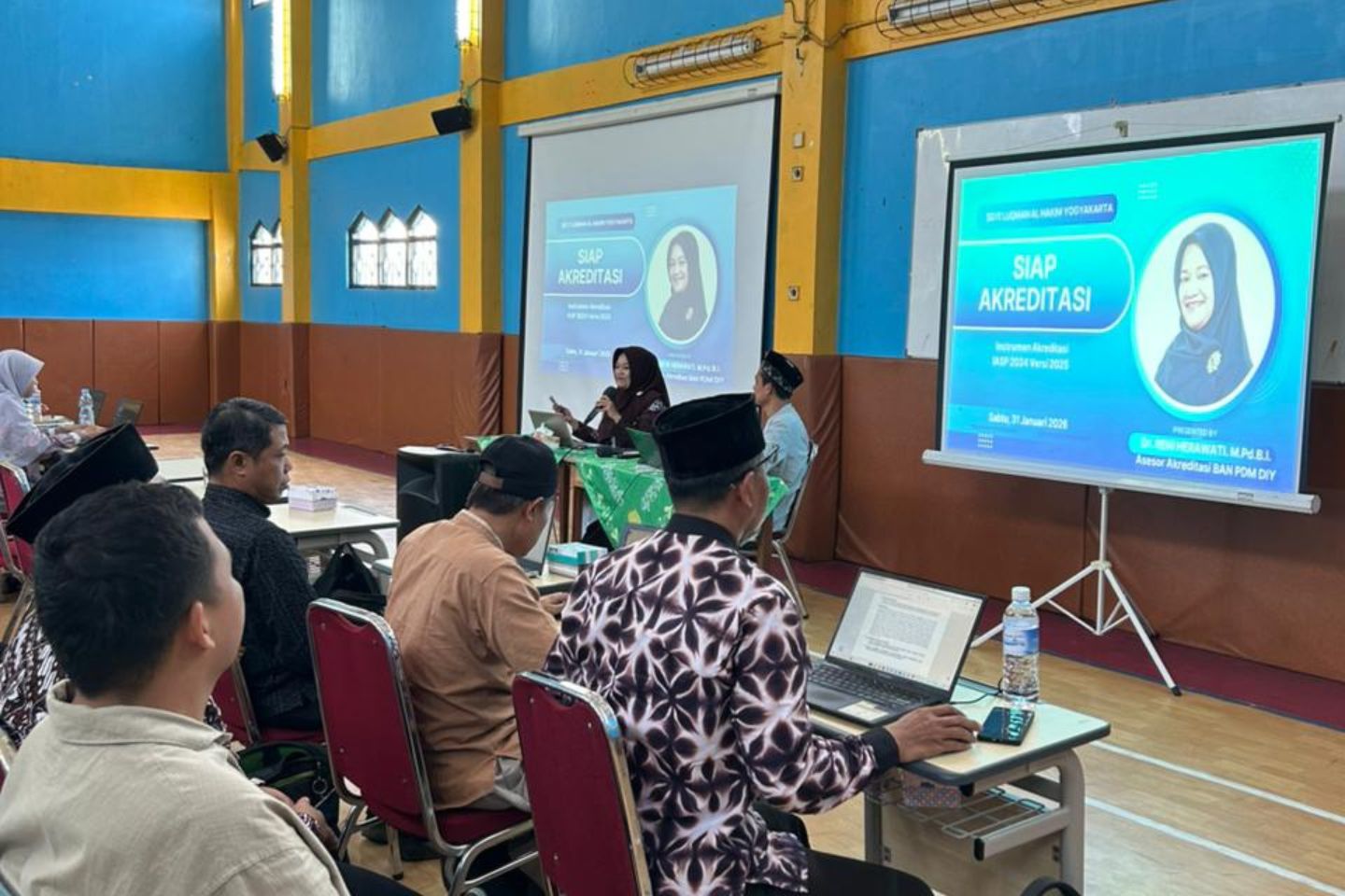 You are currently viewing SDIT Luqman Al Hakim Yogyakarta Gelar Pelatihan  Persiapan Akreditasi SekolahPerkuat Kesiapan Akreditasi, SDIT Luqman Al Hakim Yogyakarta Selenggarakan Workshop UpgradingSDIT Luqman Al Hakim Yogyakarta Gelar Pelatihan  Persiapan Akreditasi Sekolah