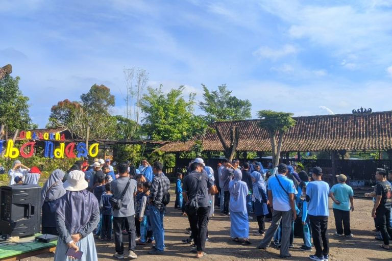 Read more about the article Menjalin Kedekatan dan Kehangatan dalam Family Gathering Kelas 2 SDIT Luqman Al Hakim Yogyakarta
