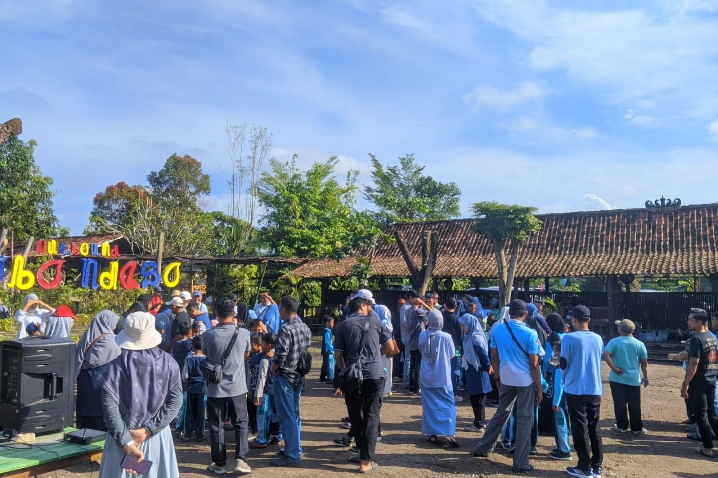 You are currently viewing Menjalin Kedekatan dan Kehangatan dalam Family Gathering Kelas 2 SDIT Luqman Al Hakim Yogyakarta