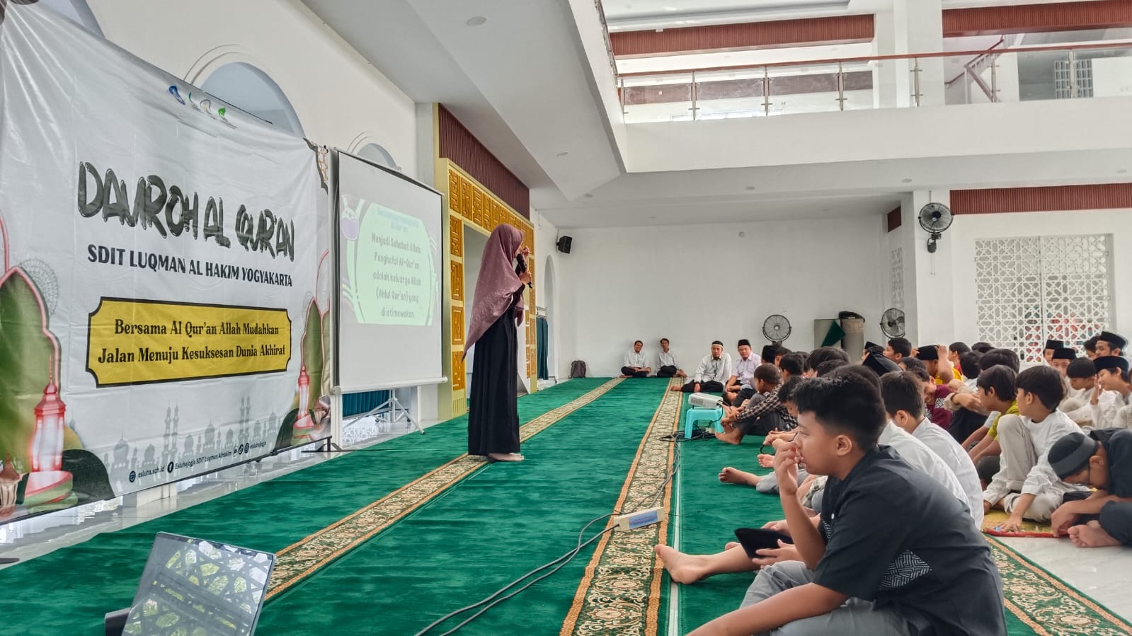 You are currently viewing Dauroh Qur’an SDIT Luqman Al Hakim Yogyakarta, Bersama Al-Qur’an Menjemput Kesuksesan Dunia dan Akhirat