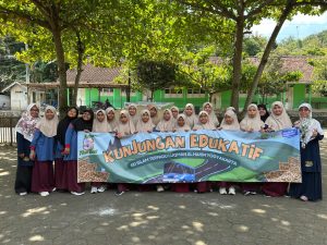 Read more about the article KOKURIKULER DAN KUNJUNGAN EDUKATIF KELAS 5: BELAJAR MEMBUAT WAYANG DAN WEDANG UWUH