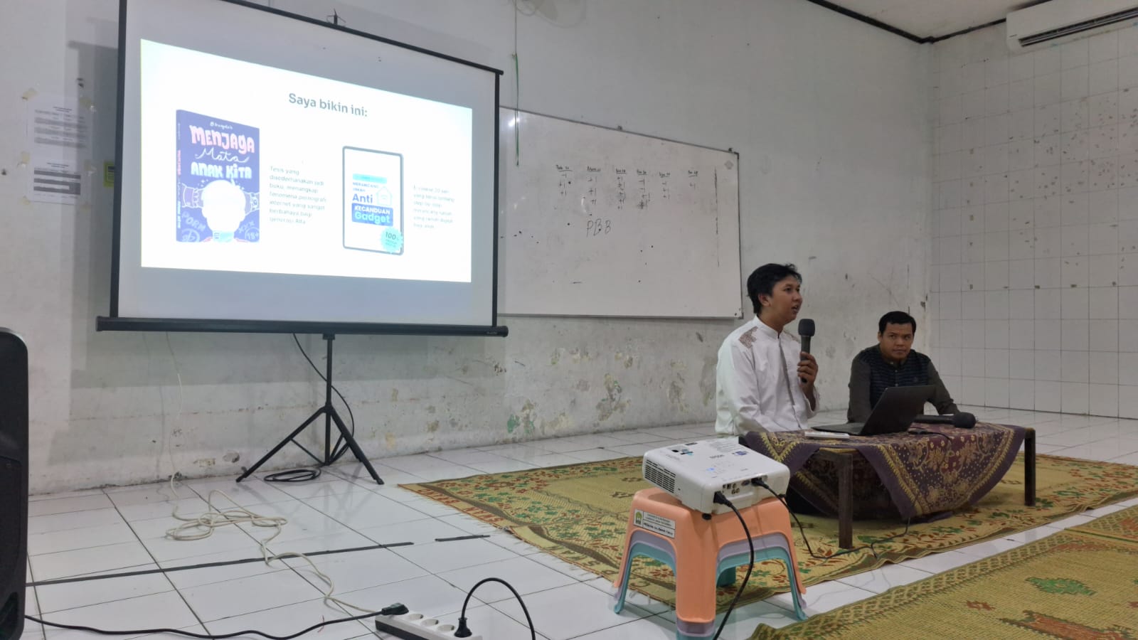 You are currently viewing Membersamai Anak di Era Digital: Mandiri dalam Sikap, Kreatif dalam Karya, Produktif dalam Kebaikan