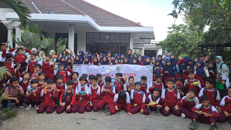 Read more about the article Belajar dari Karya dan Budaya: Kunjungan Edukatif Siswa Kelas V SDIT Luqman Al Hakim Yogyakarta