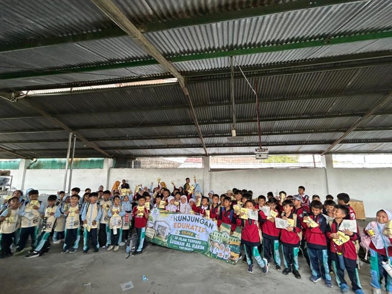 Read more about the article Kunjungan Edukatif Kelas II SDIT Luqman Al Hakim Yogyakarta ke Pabrik Handuk Mulfitex Klaten